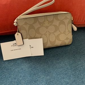 Coach wristlet brand new never used